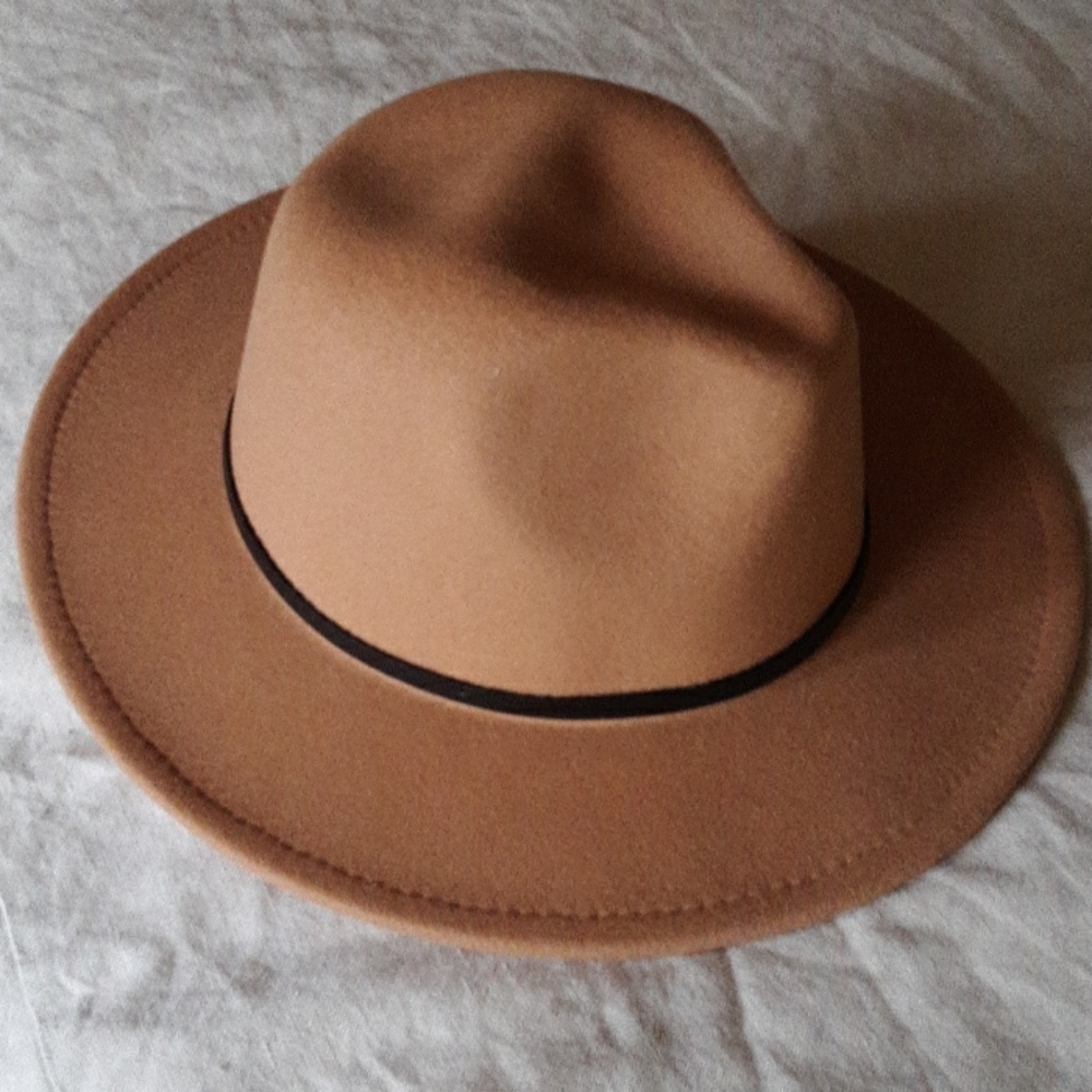 Ladies hat for fall.